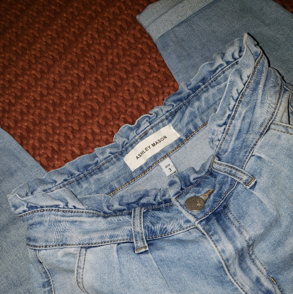 Adorable Ruffle Skinny Jeans - Picture 5 of 7